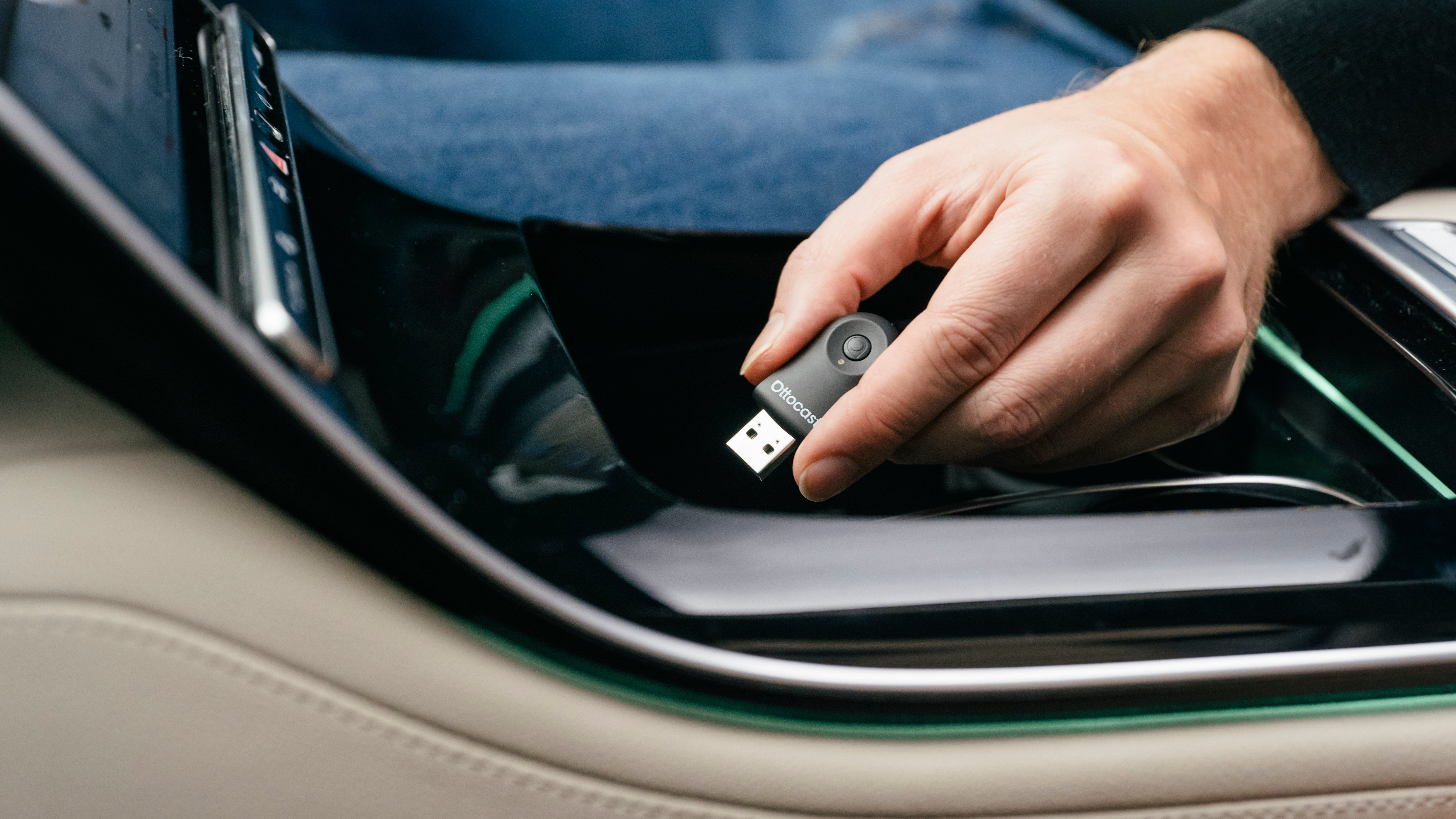 (🎉Black Friday Saldi estivi 55% di sconto) Ottocast Mini Wireless CarPlay/Android Auto Adattatore