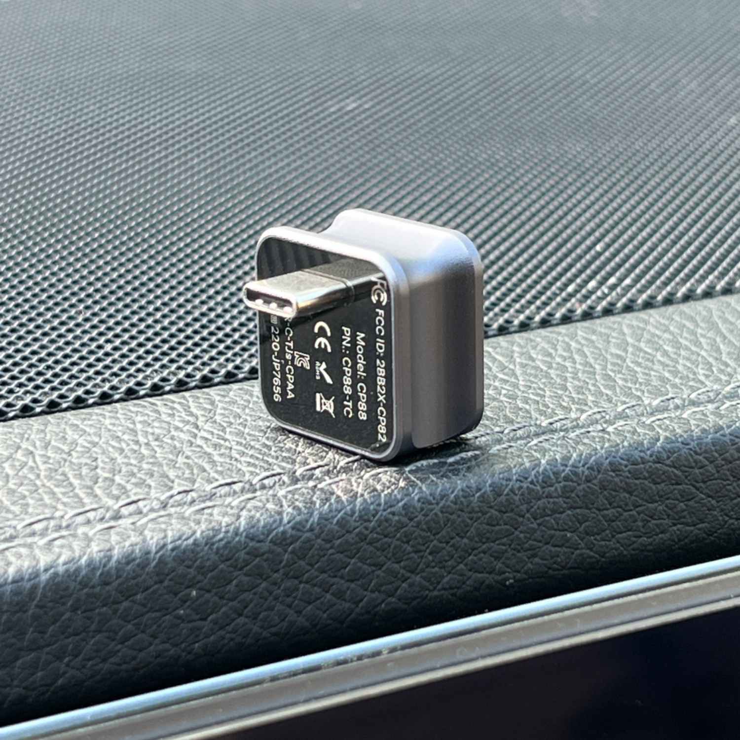 OTTOCAST® Mini Cube 3.0 Wireless CarPlay and Android Auto Adapter