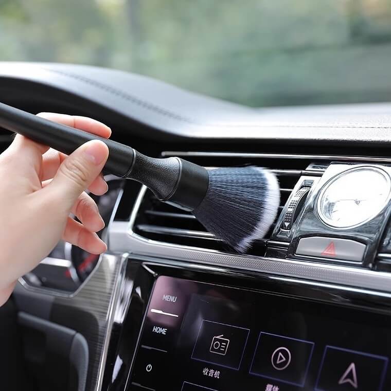 Kit accessori per la pulizia degli Interni auto
