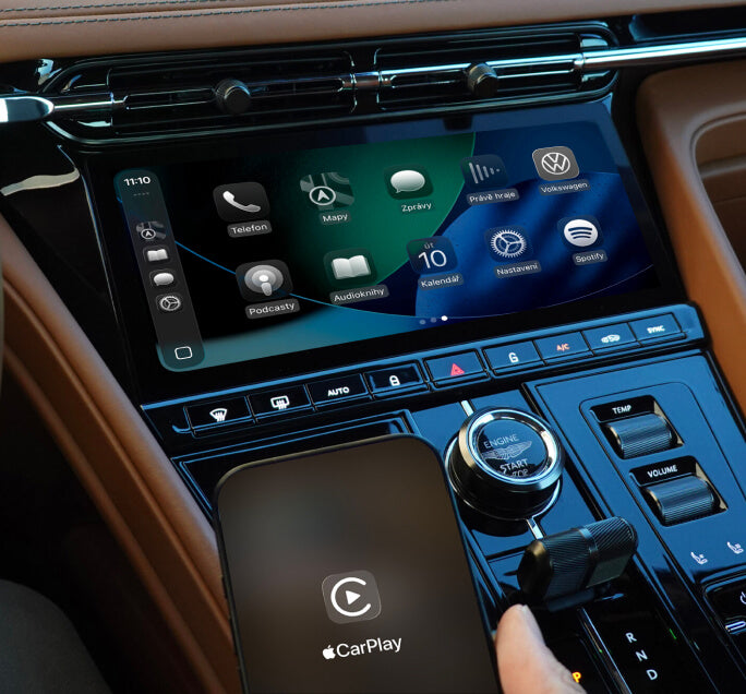 <h4><strong>Revamped CarPlay interface</strong></h4>